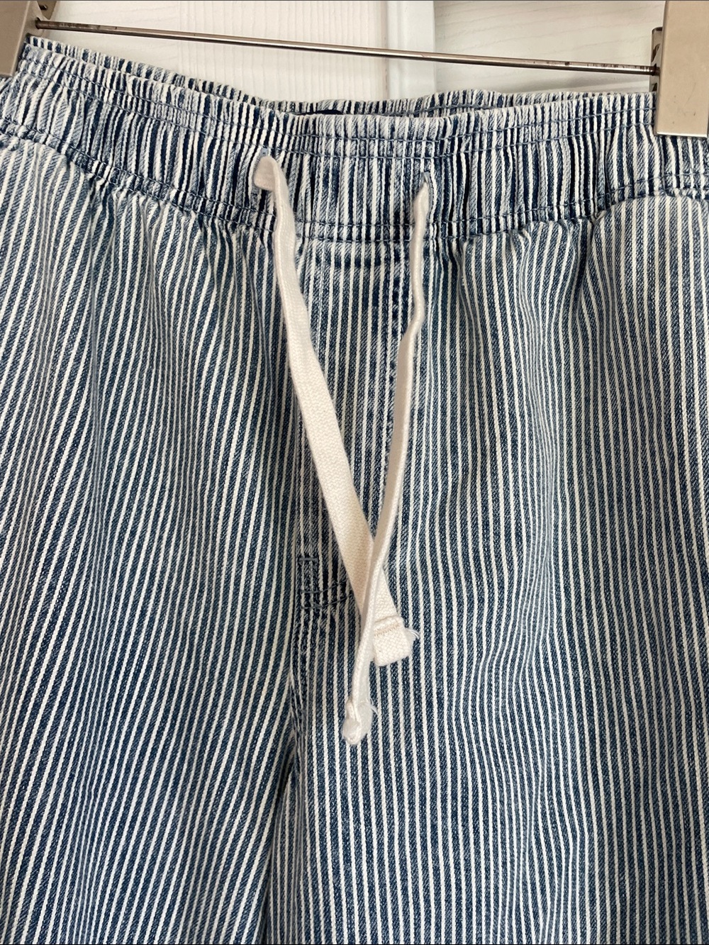 GAP Wide-Leg Drawstring Jeans in Light Blue Stripe - Picture 7 of 10